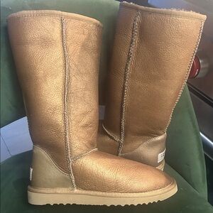 NWOT UGG Bronze Classic Tall Boots, Sz 6 (fits 6-7)